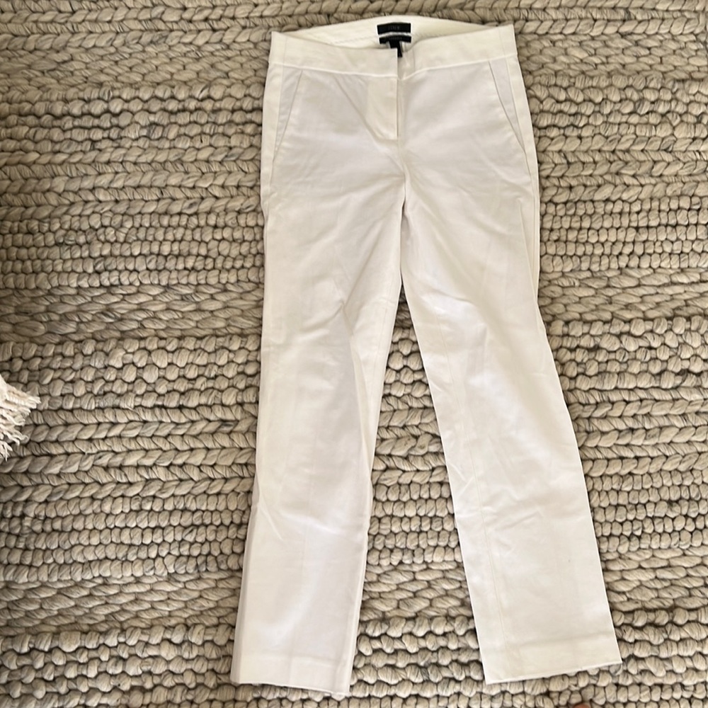 Great condition banana republic womens campbell pants in white, size 00